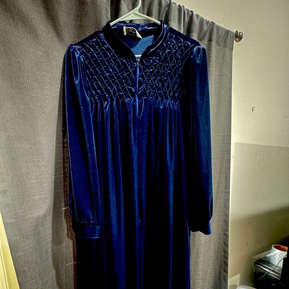 Beautiful full length vintage nightgown from Styled by Saybury.